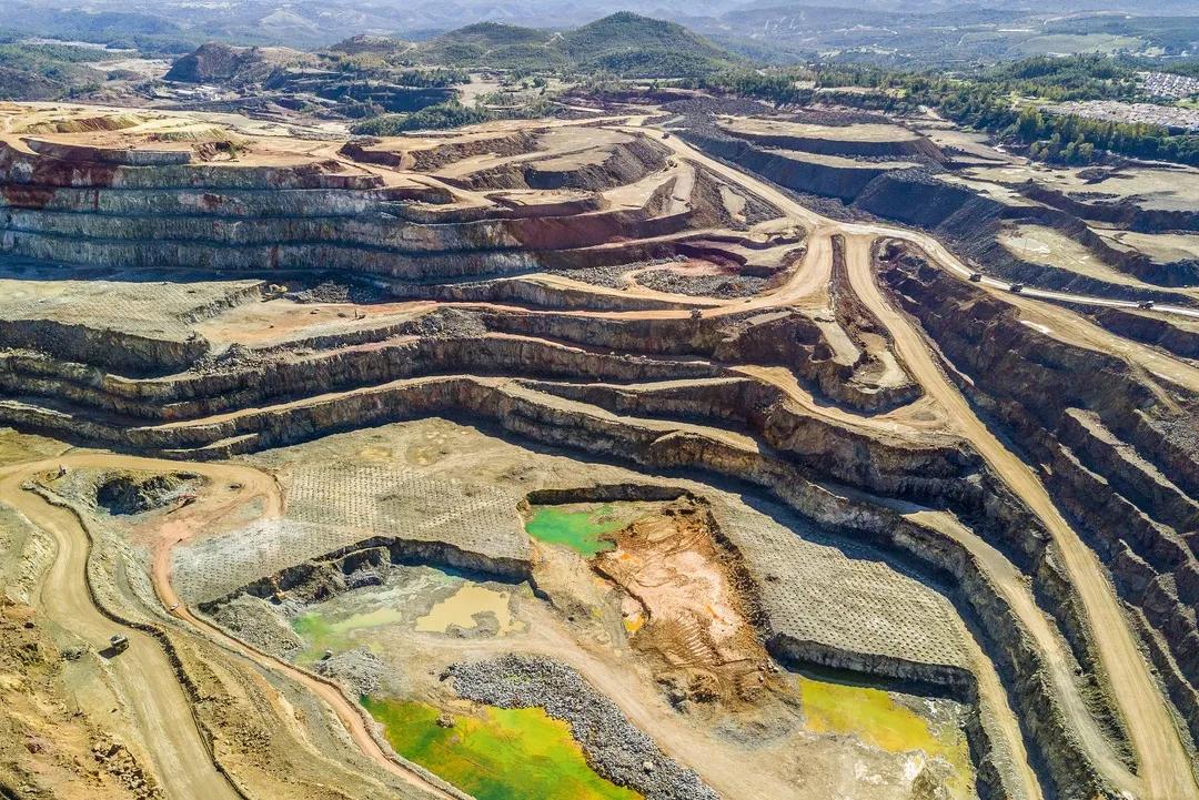 疫情|安永发布2021年全球采矿及金属行业十大业务风险与机遇