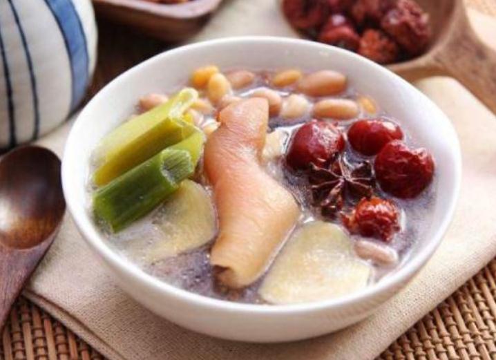 猪脚炖什么汤有营养价值 d747202d188c4475a5ac1a6160d6747c.jpeg