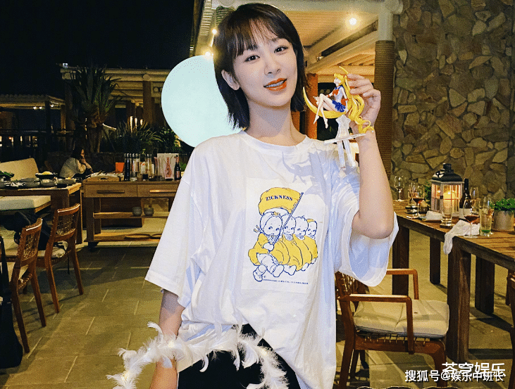 杨紫最新微博信息 f6298e36e7a8494a9ed60e4aa2e1dc61.png