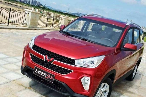 两分天下的功能型suv,长安欧尚x70a和五菱宏光s3谁能称王?