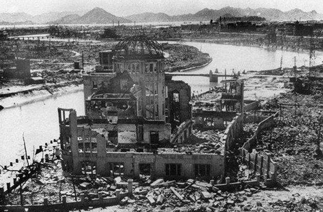 原子弹落到广岛时,日本当地学生在干嘛?没有一个无辜