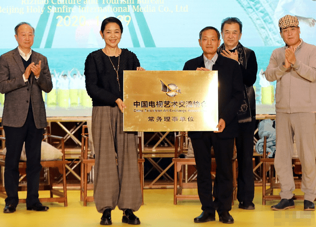 倪萍出席活动状态好,减肥成功颜值回春