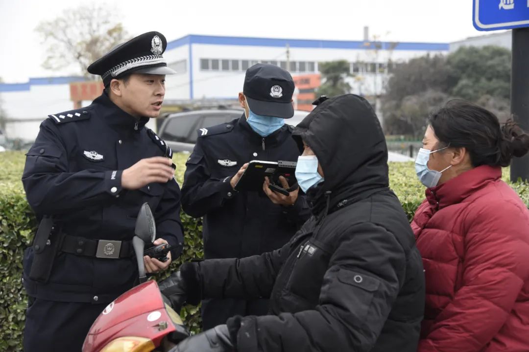 最美不期而遇四:河南洛阳公安局安乐派出所交管巡防