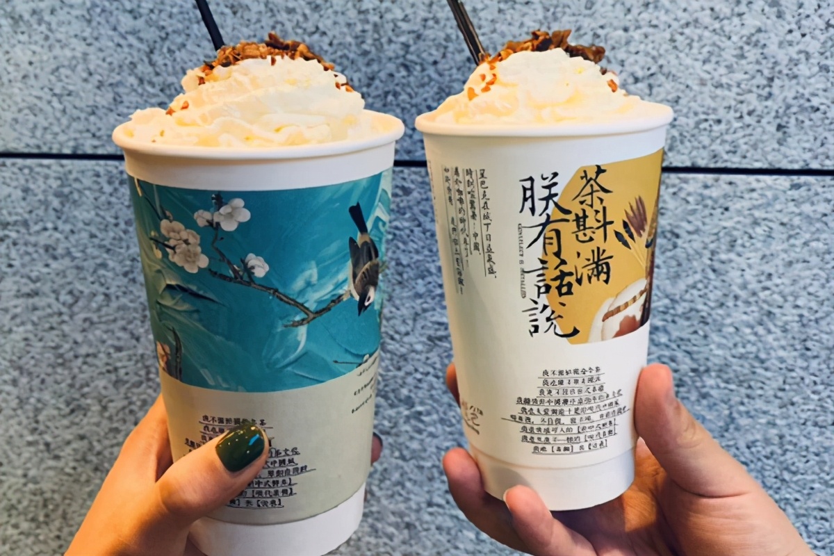 热搜第一!一杯奶茶500块,排队8小时,