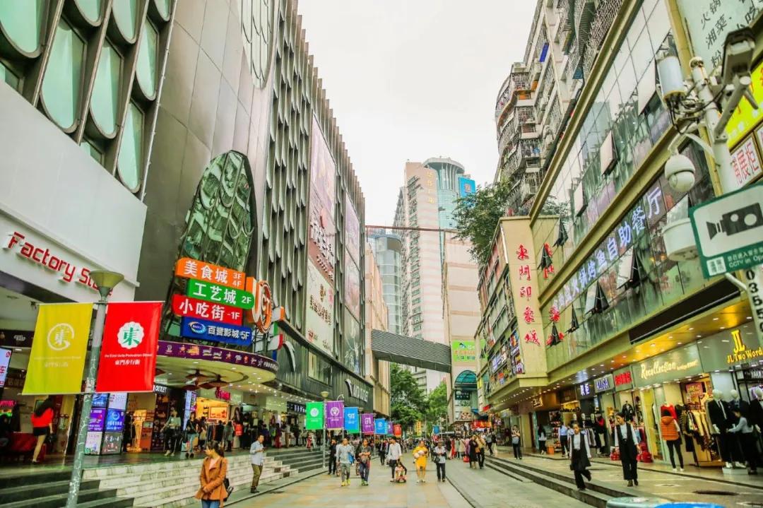 深圳最美的沿海公路 这头是蛇口港,那头是南头立交 最热闹的街头 最