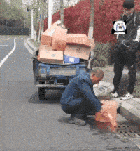 搞笑gif段子:真正吃龙虾的诀窍