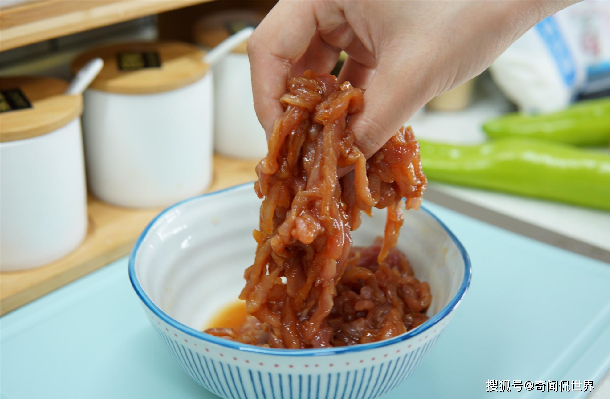 炒肉丝怎么炒的嫩滑 7a2e6edd5aeb4aa0bfdfadeb83dbdb3c.jpeg