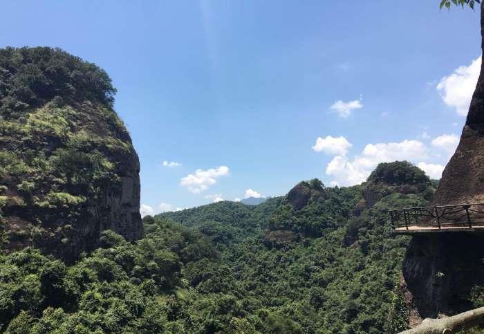 梅州这处景点, 形如五指, 是一处独特的丹霞地貌风景!