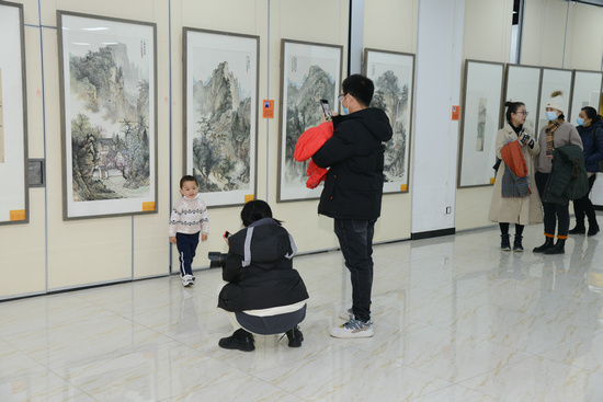 “向阳花开——中国书画名家邀请展”在京隆重举行