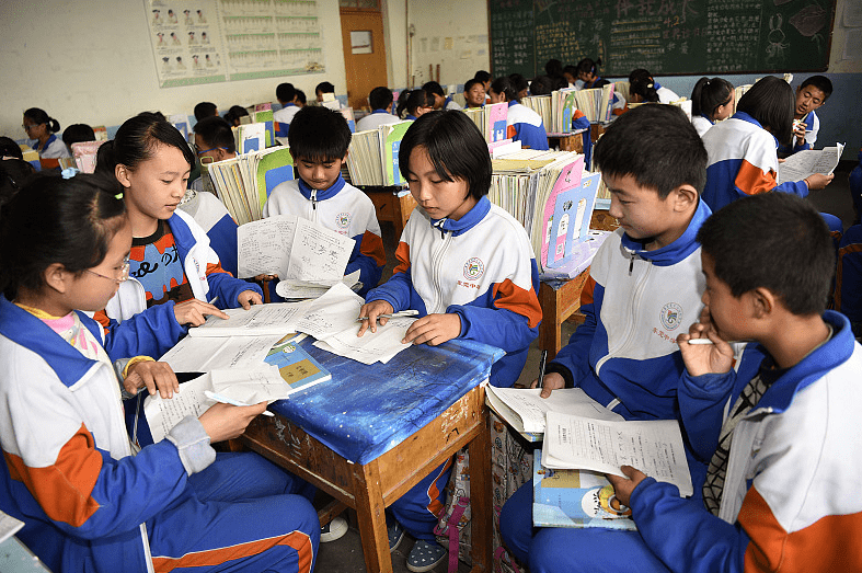 原创初中学习成绩跟不上往往是基础知识掌握不牢学生可要抓住重点