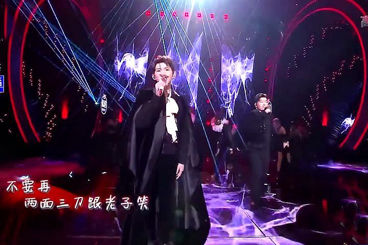 原创暗黑王源上线,全新演绎《血腥爱情故事》,舞蹈燃炸全场