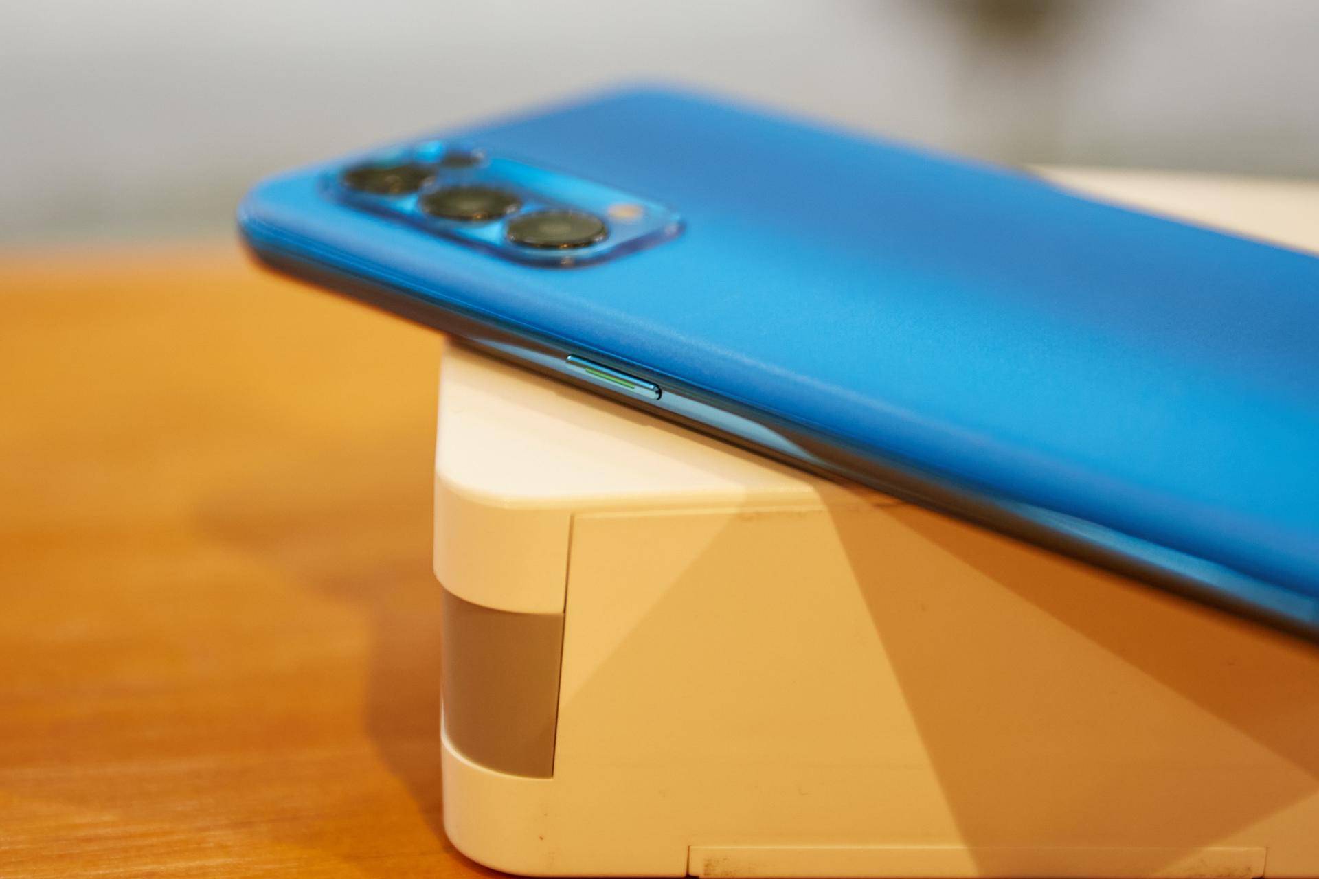 opporeno5充电蓝色,oppo闪充绿色和蓝色 opporeno5开箱体验无短板的pro级别表现