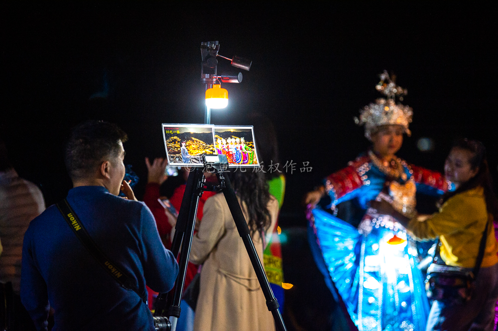 租来的苗服不能自拍?贵州西江苗寨的小生意,一年忙8个月赚20万 租来的苗服不能自拍?贵州西江苗寨的小生意,一年忙8个月赚20万