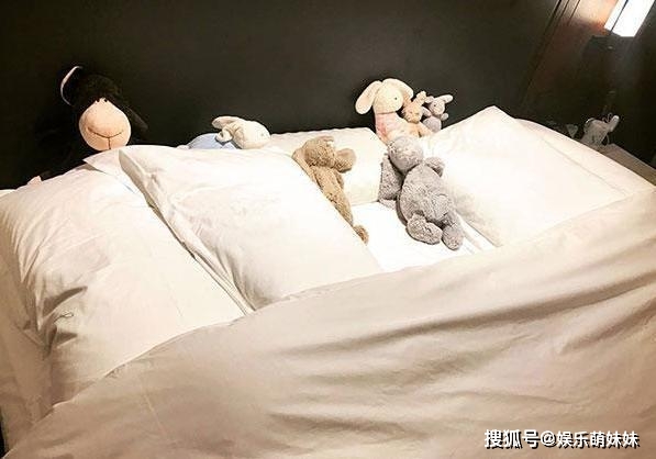 出门照镜子 4c732f02929940c5be9a75ccd2671e6f.jpeg