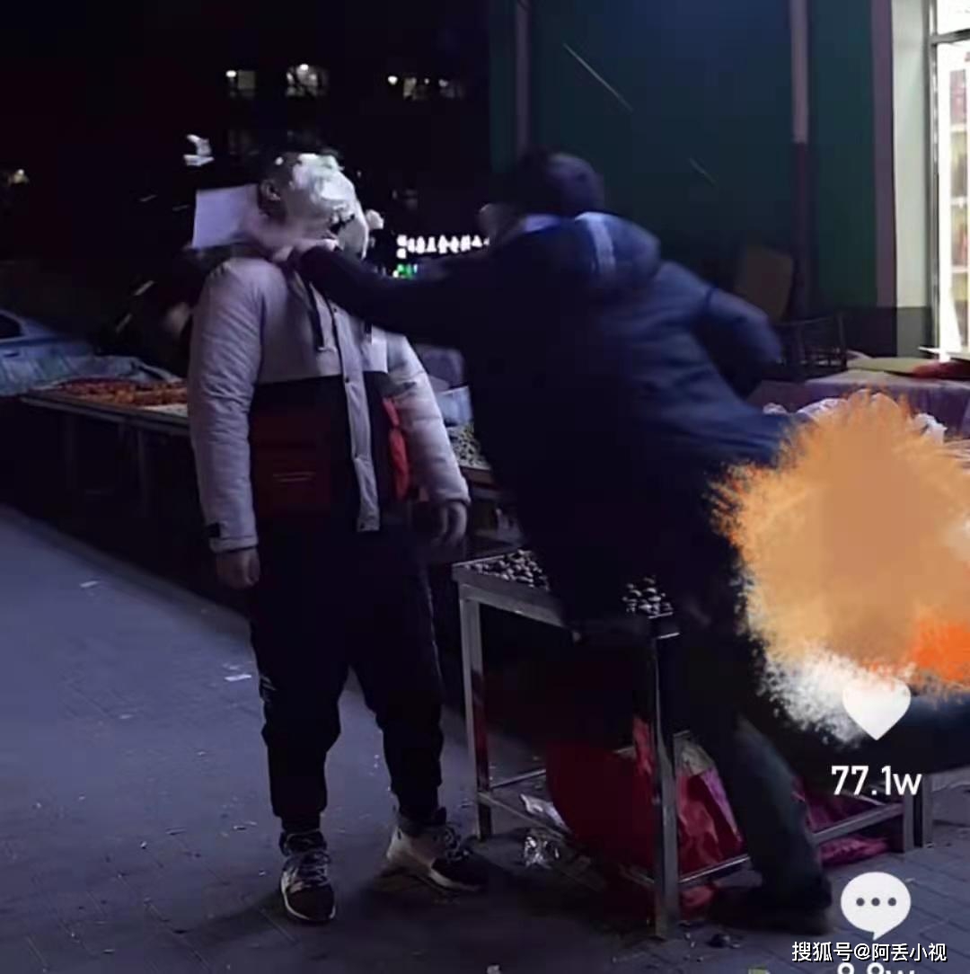 路人口罩蛋糕_戴口罩的路人照片(2)
