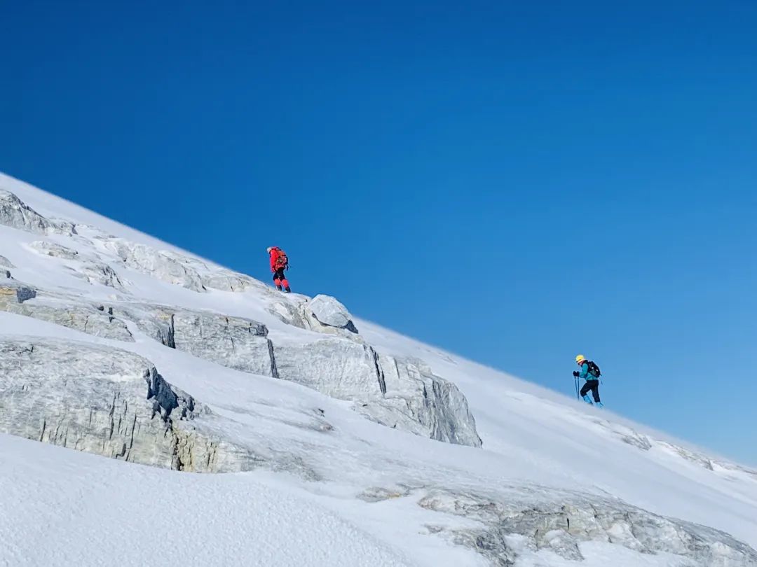 哈巴，一座永远包容成败的雪山