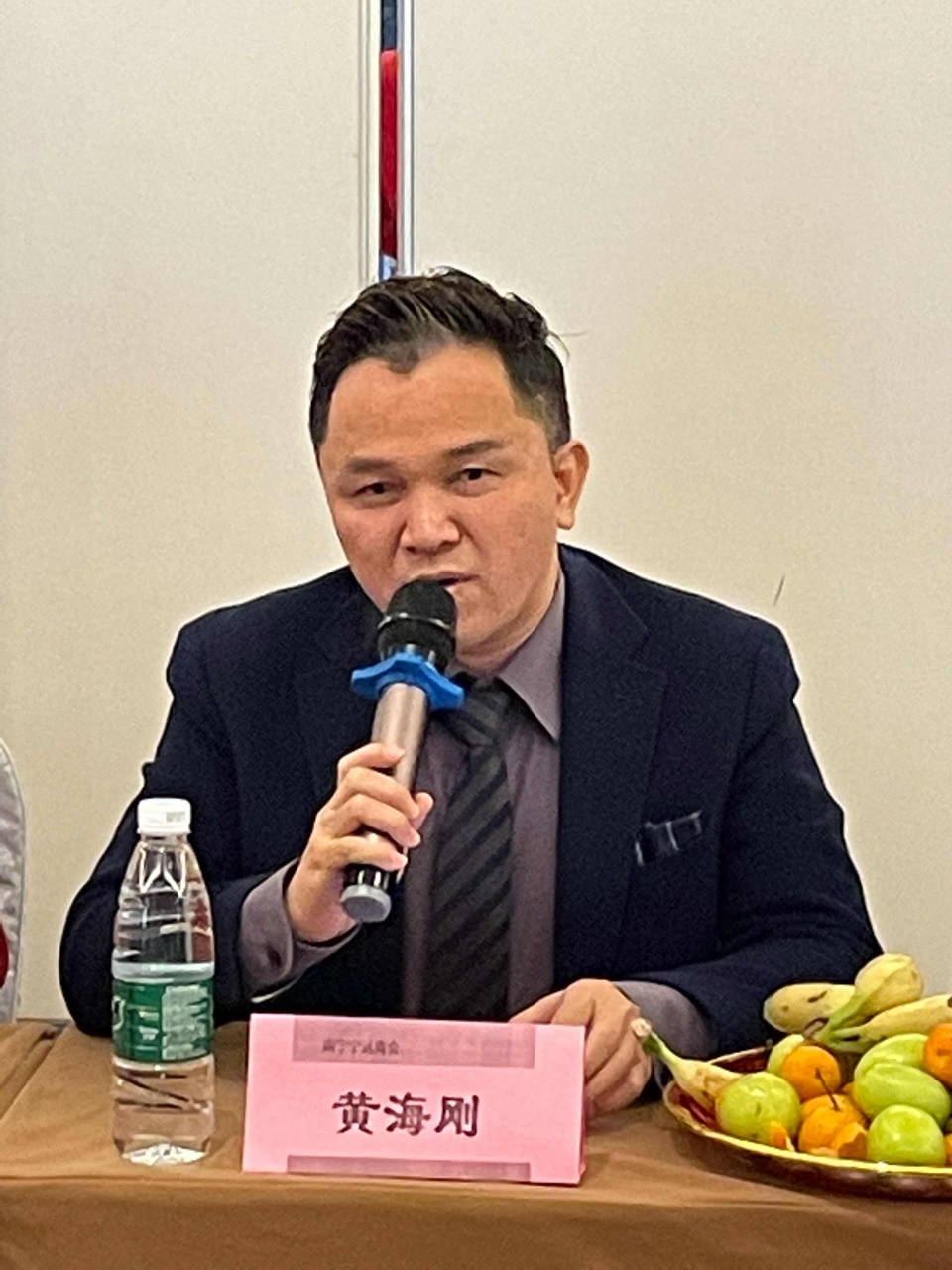 市工商联党组书记李忠南;东盟国际公共关系主席黄海刚;广西湘商联合会