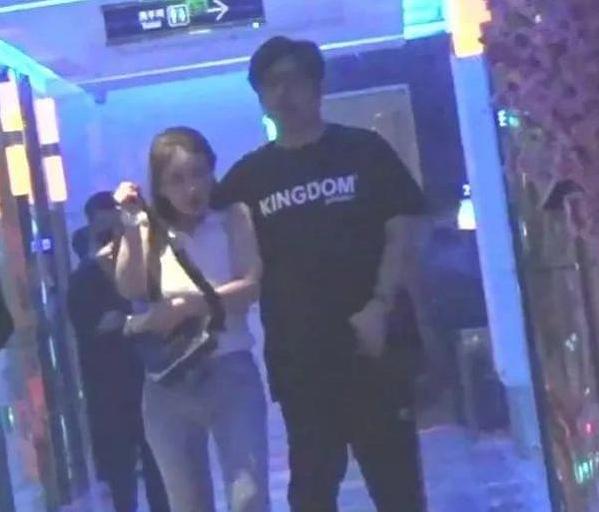 李湘晒老公女儿近照，11岁王诗龄身高到爸爸下巴
