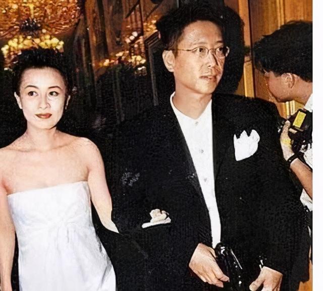 刘嘉玲关之琳30年恩怨情仇：争富商抢代言？闺蜜