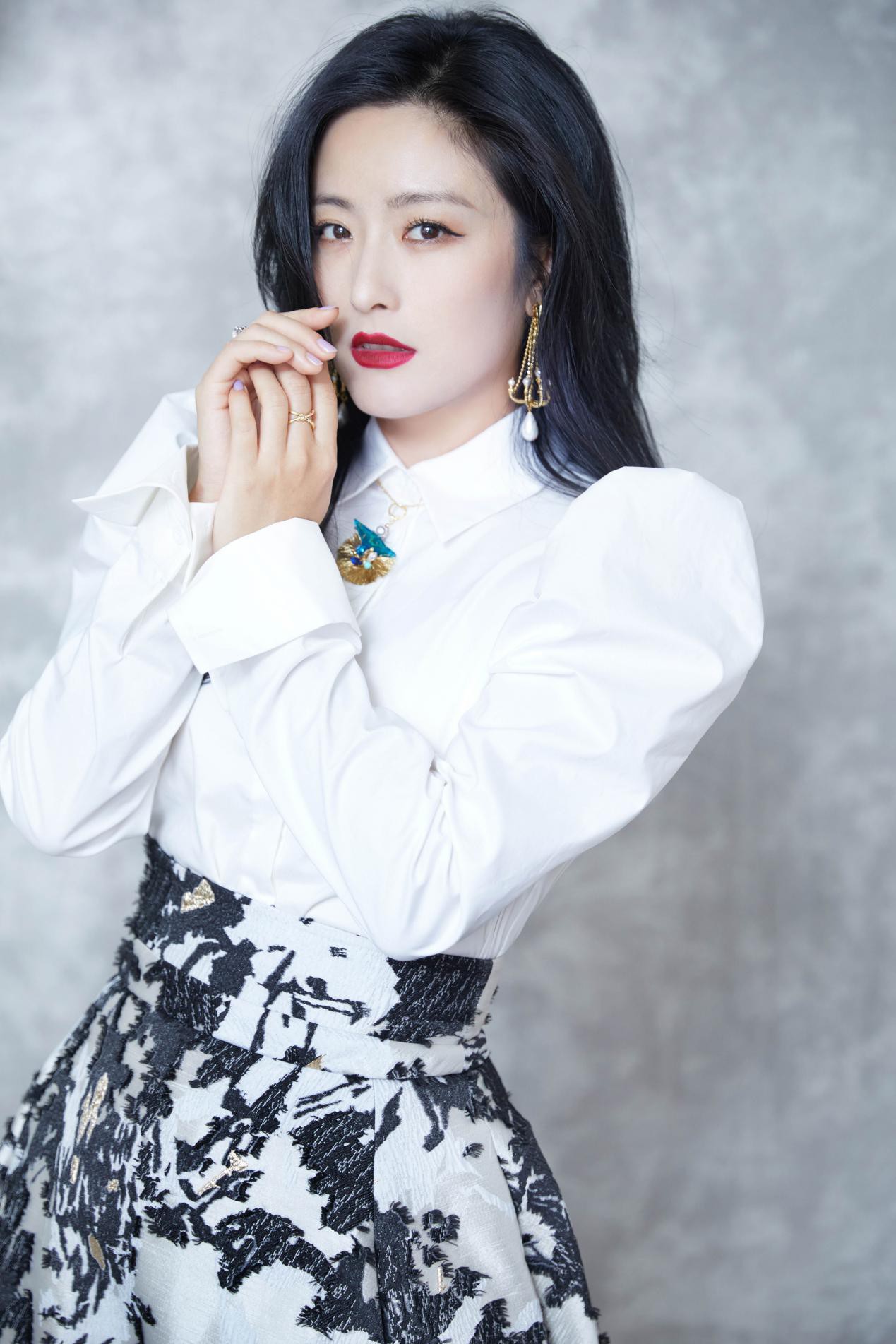 徐百慧“高开高走”成功出圈新作大火赶上2020末班车