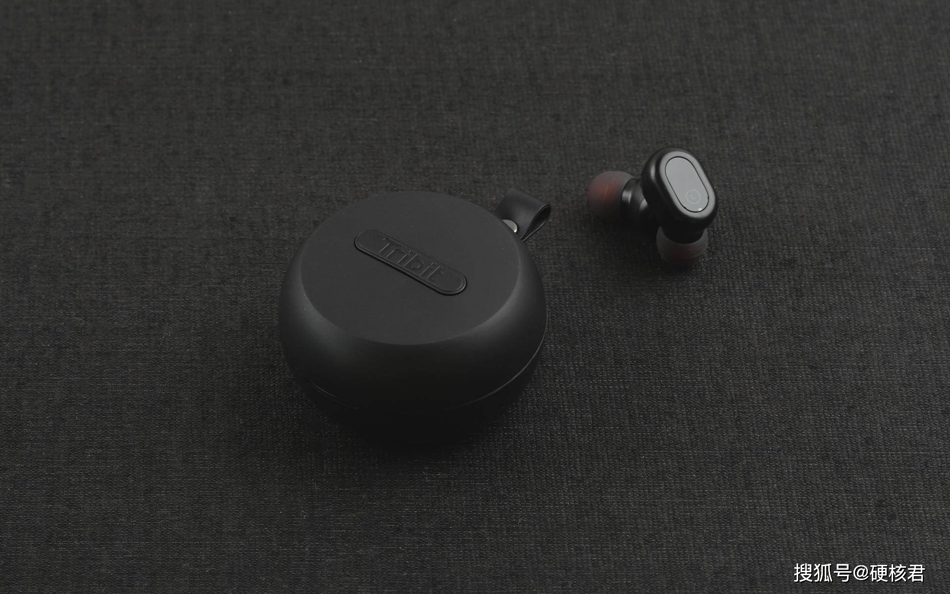 无线蓝牙耳机怎么开关机 86553b64f594492e94160c2d1e8a9999.jpeg