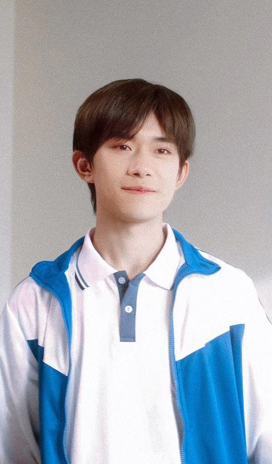 易烊千玺图片学生 ca73d25ccd93489fba8a9a33f99c754b.jpeg