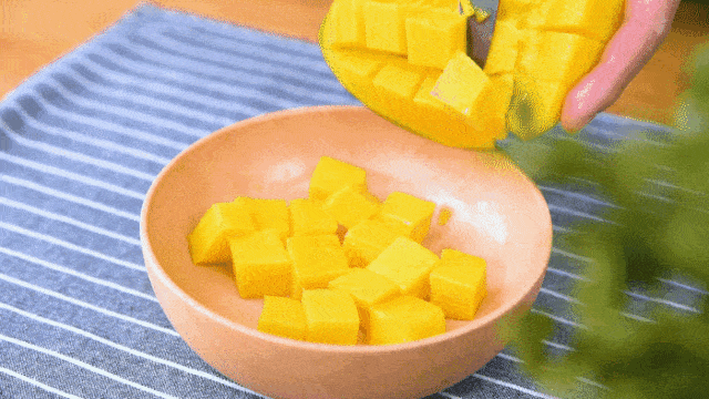 81e374fa3d514fe9a83ec83239ef30af.gif