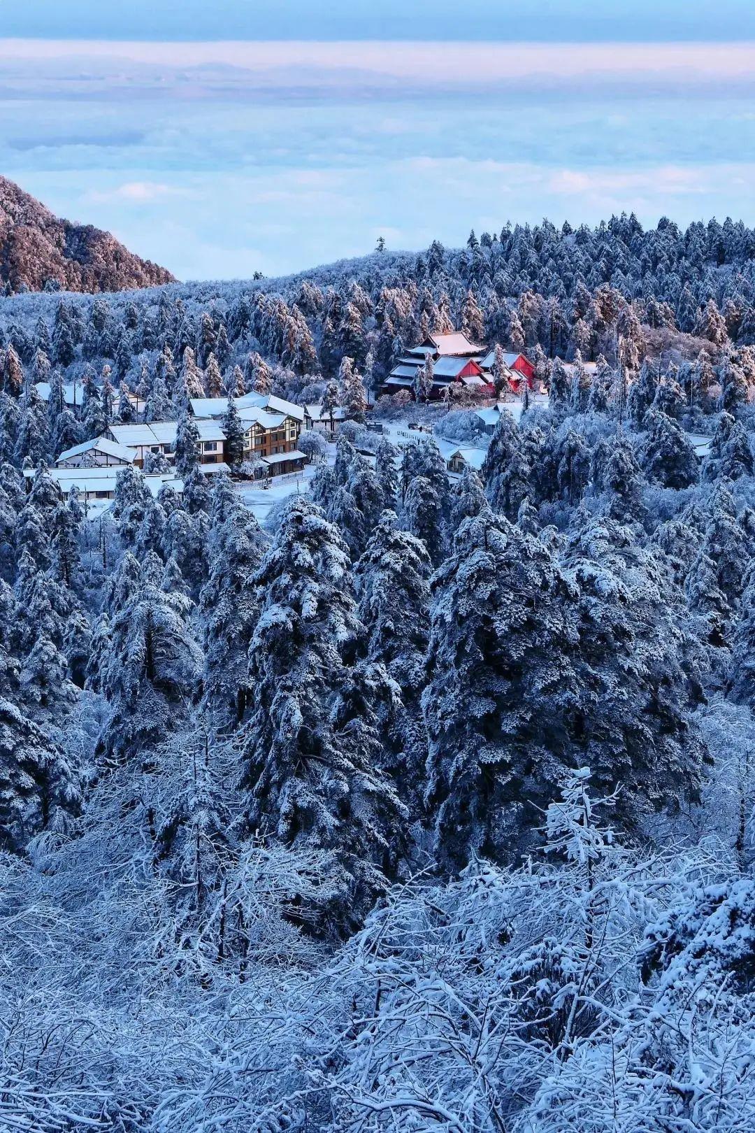 不输“网红老君山”！四川这座山的雪景，才是真正的仙气十足~思鹿旅行