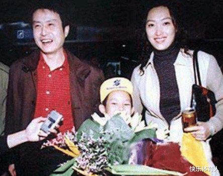 中国女排功勋教练陈忠和,前妻因车祸去世,后娶小30岁女弟子_李东红