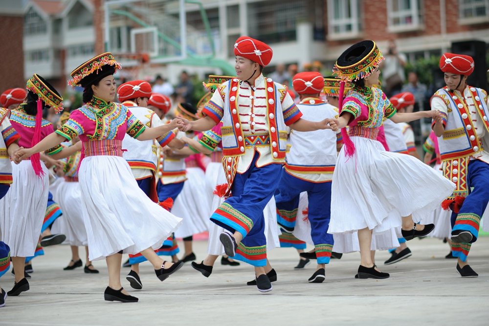 会东县傈僳族嘎且且撒勒舞传承文化基因舞出精彩