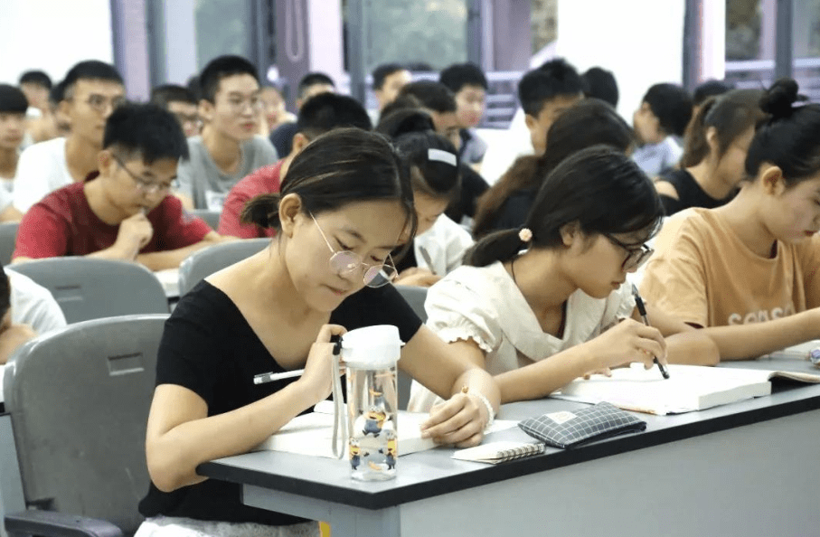 2020英语高考难度排名_2020大学公认高考难度榜出炉!高考仅排第五,第一难度