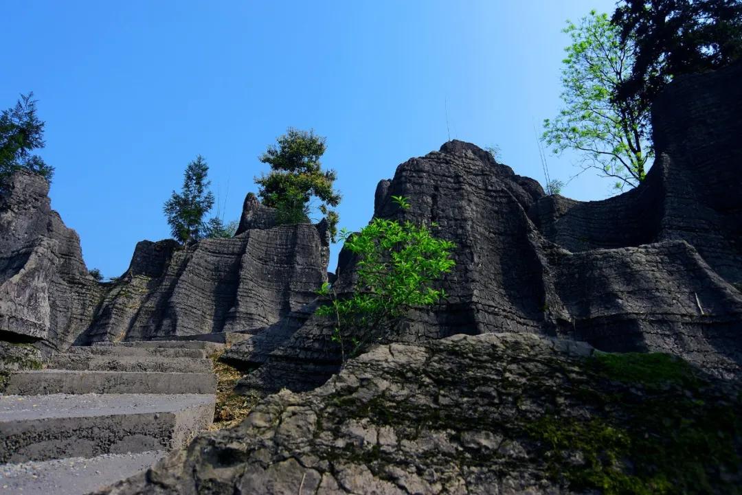 【创建天府旅游名县】想游巨石阵,僰王山让你一偿心愿