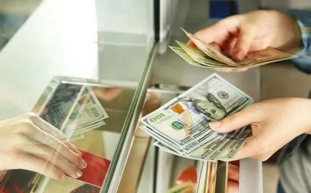 随着比特币价格升至27,000美元,押注于负利率的各国央行纷纷投降