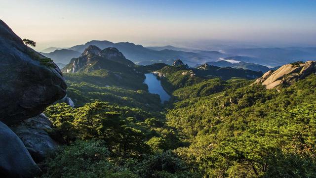 安徽天柱山世界地质公园 更适合自由行