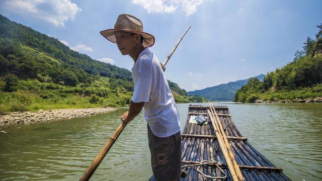 安徽白马潭有个漂流地 与天柱山相映成趣