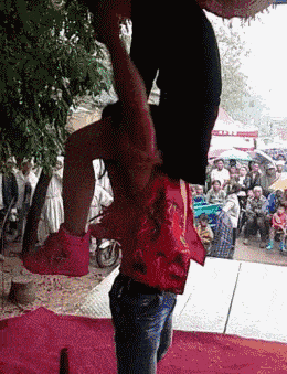 就一个表演而已,你们怎那么花哨干嘛大爷:煮个面而已,你整那么多花样