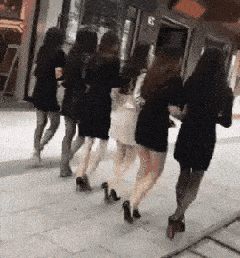 原创搞笑gif段子这水一点味都没有怎么喝啊