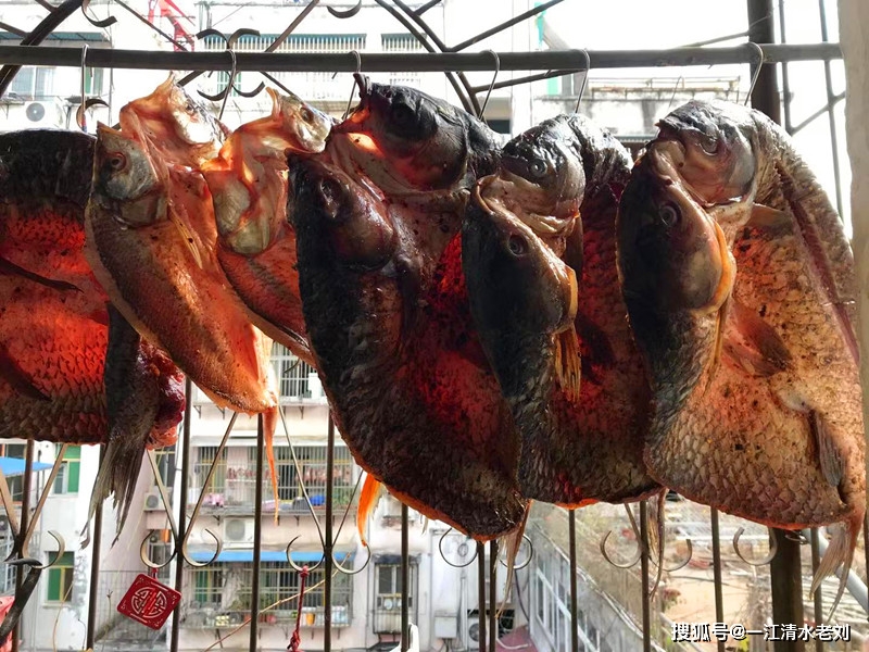 怎样腌制腊鱼又快又好吃 415cbaec5f4f47089501aa219e8a7343.jpeg