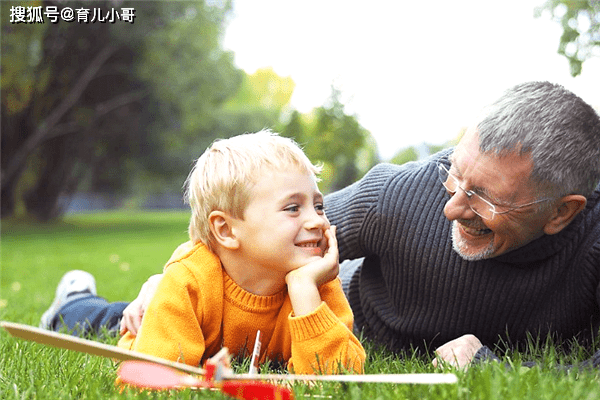 怎么教育孩子孝顺老人 ad5f0e30f7704f48840fb473bca57b97.png