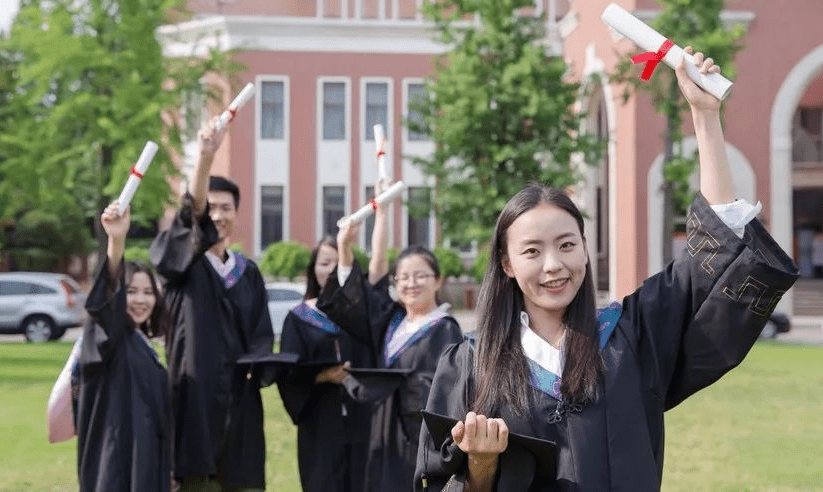 大专毕业后,算是大学生吗?