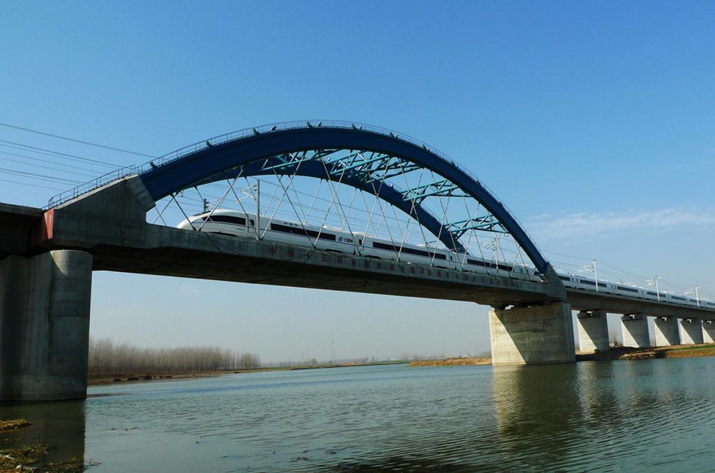 世界上最长的桥是多少千米 aba727d791a14502a013bf1f8bf1dd9d.jpeg