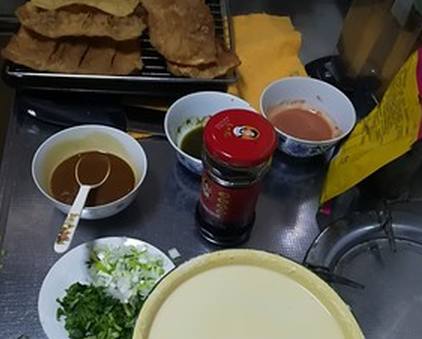 原来老阿姨的营养煎饼食谱是5分钟学会的,不要在路边摊吃