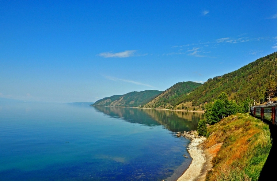 全球最“恐怖”湖水，在俄罗斯，湖面清澈透明，湖底却令人害怕