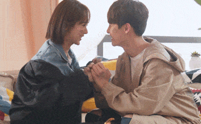 杨紫与马天宇拍吻戏互嫌弃?马天宇狂吐口水,杨紫狂擦嘴!