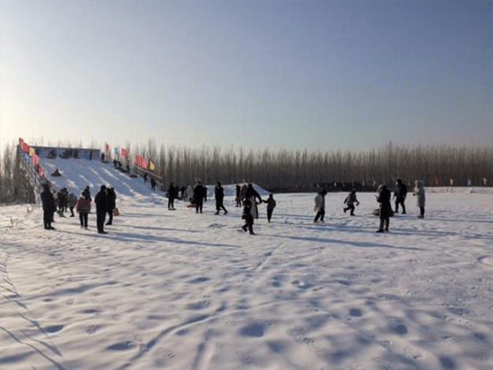 香河县冰雪嘉年华活动在水岸潮白景区盛大开幕