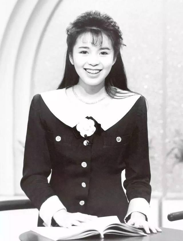 抗癌13年后,央视主持朱迅哽咽落泪,挚爱男人离