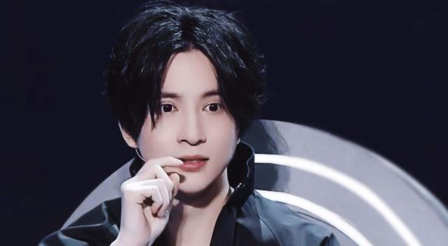 原创杨超越薛之谦结下梁子,薛之谦的表情被骂,但杨超越也是有剧本的