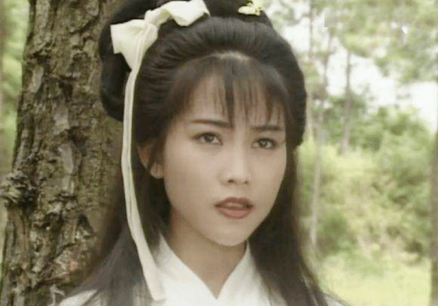 原创蔡少芬第一次演反派,一心只想做事业的"美强惨"?
