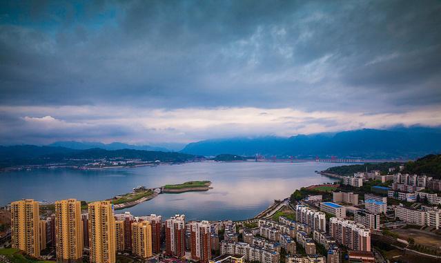 长江经济带占经济总量40%人口占_武汉长江大桥
