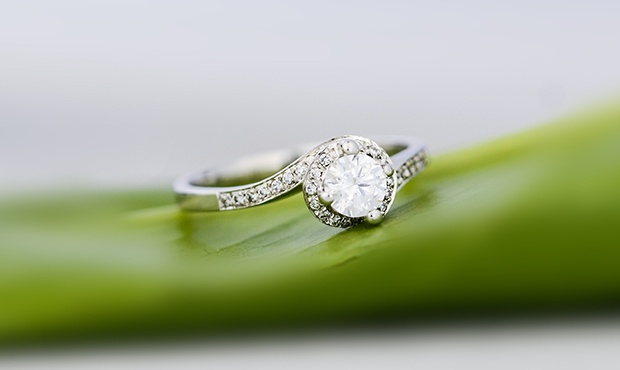 求婚戒指多少钱一枚 ab74d94211b9485b82314c92b718d443.jpeg